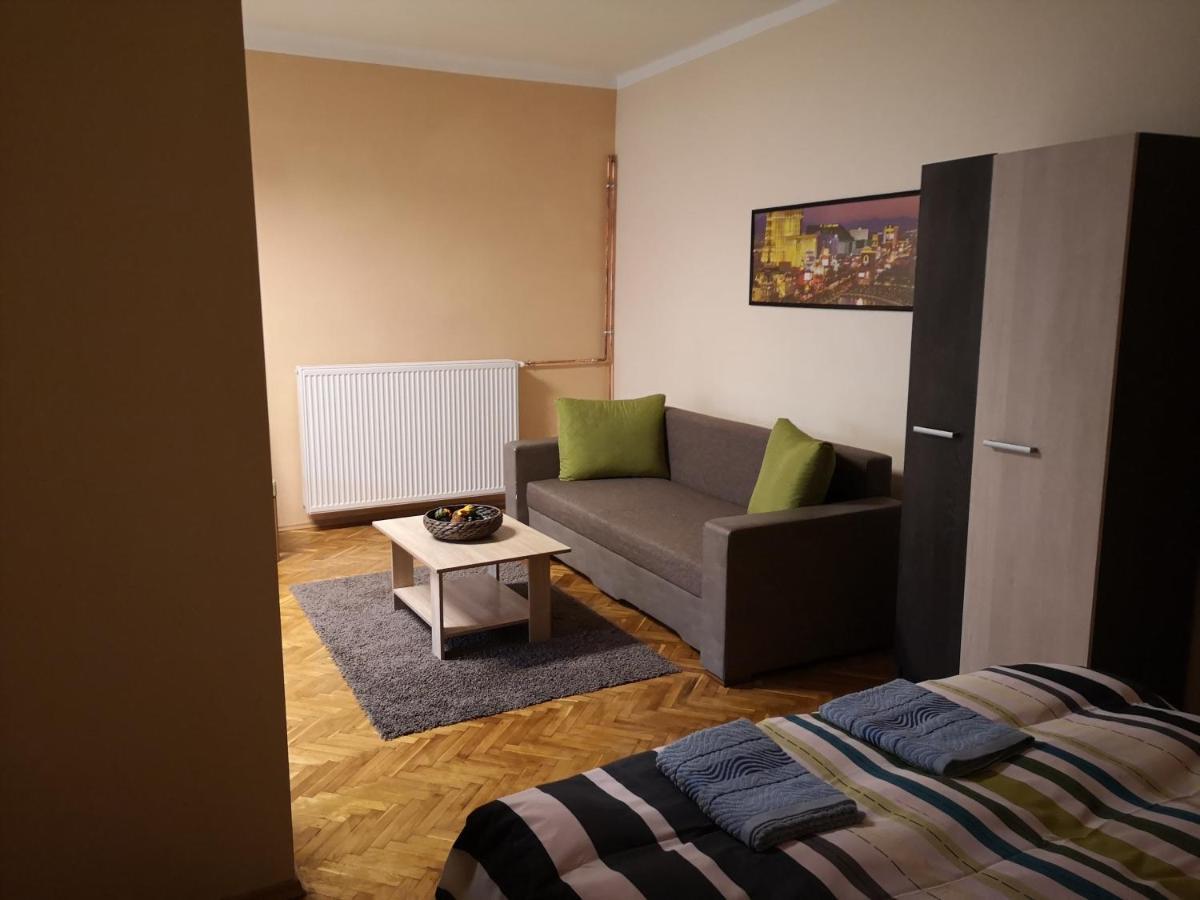 Veva Apartman - Eger Maganszallashely المظهر الخارجي الصورة