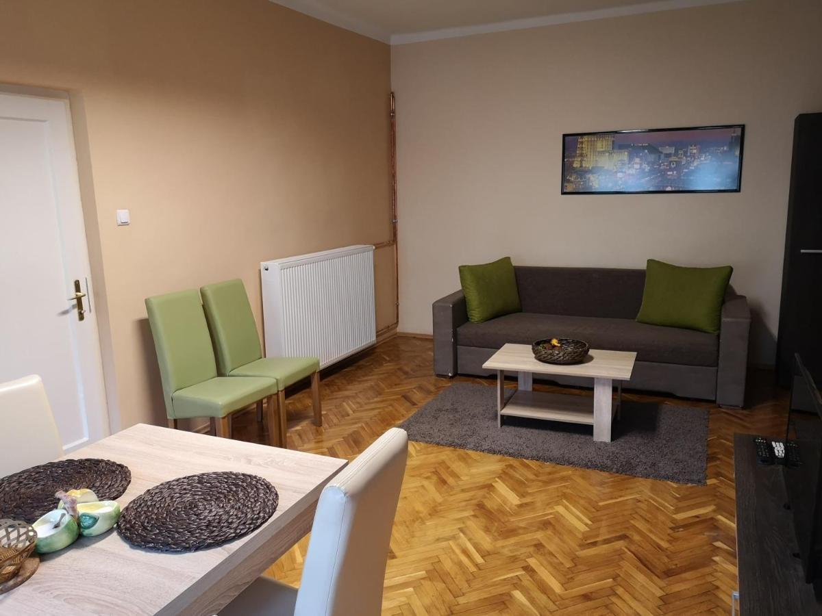 Veva Apartman - Eger Maganszallashely المظهر الخارجي الصورة