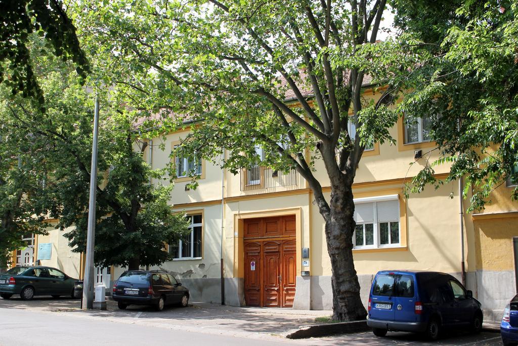 Veva Apartman - Eger Maganszallashely المظهر الخارجي الصورة