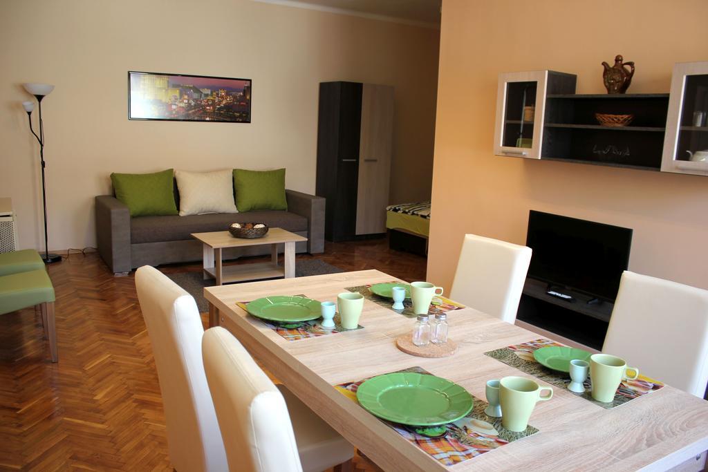 Veva Apartman - Eger Maganszallashely المظهر الخارجي الصورة