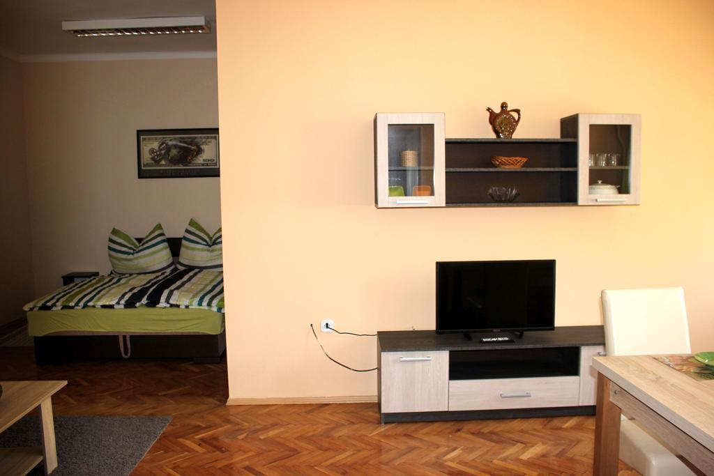 Veva Apartman - Eger Maganszallashely المظهر الخارجي الصورة
